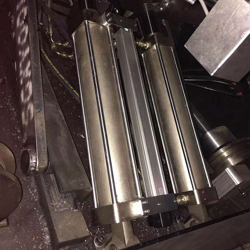 HLC拉桿式直線位移傳感器用于升降平臺(tái)液壓站位移測量